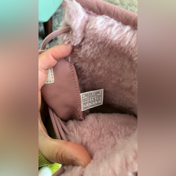 UGG BOOTS - Picture 8 of 8